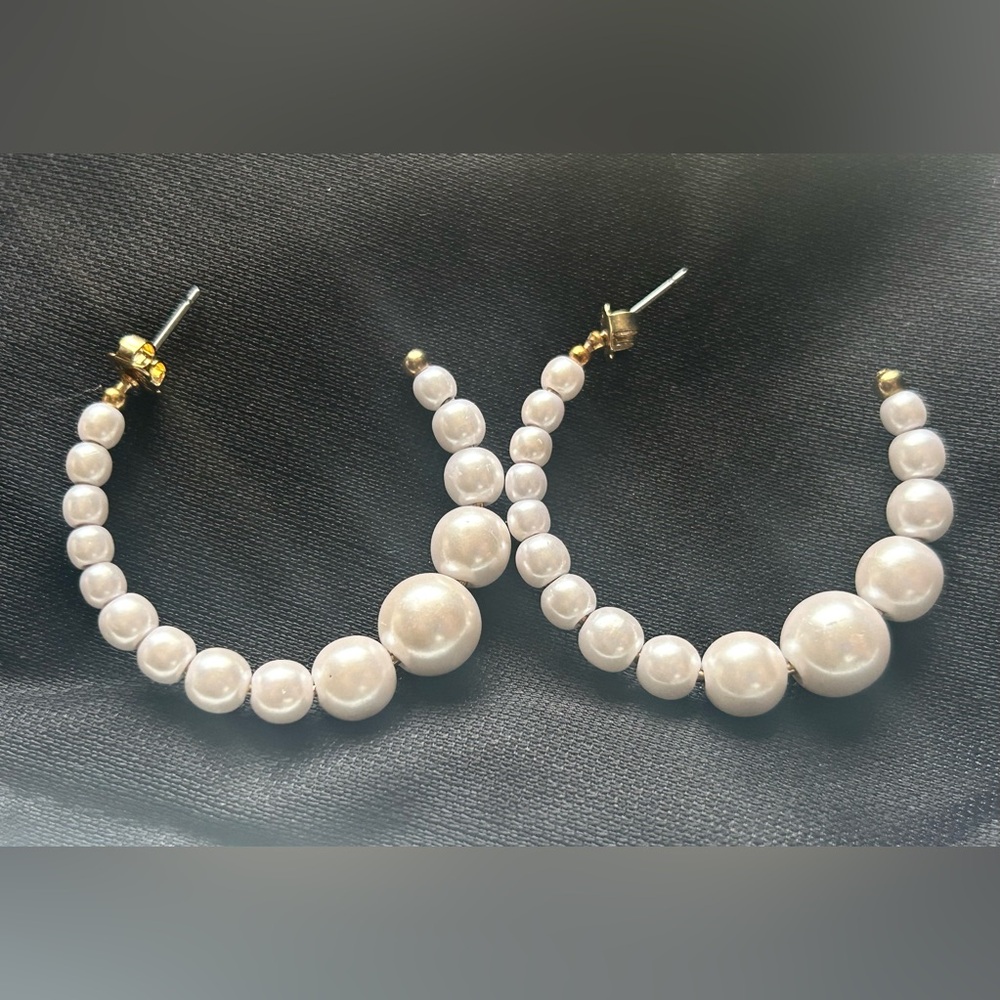 Chunky Gold Tone Faux Pearl Hoop Earrings - Picture 5 of 7